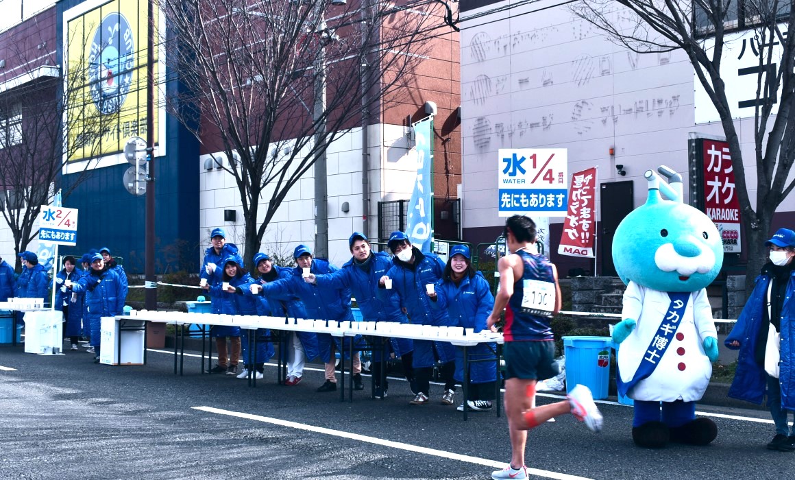 タカギ社員の北九州マラソンでのボランティア　写真