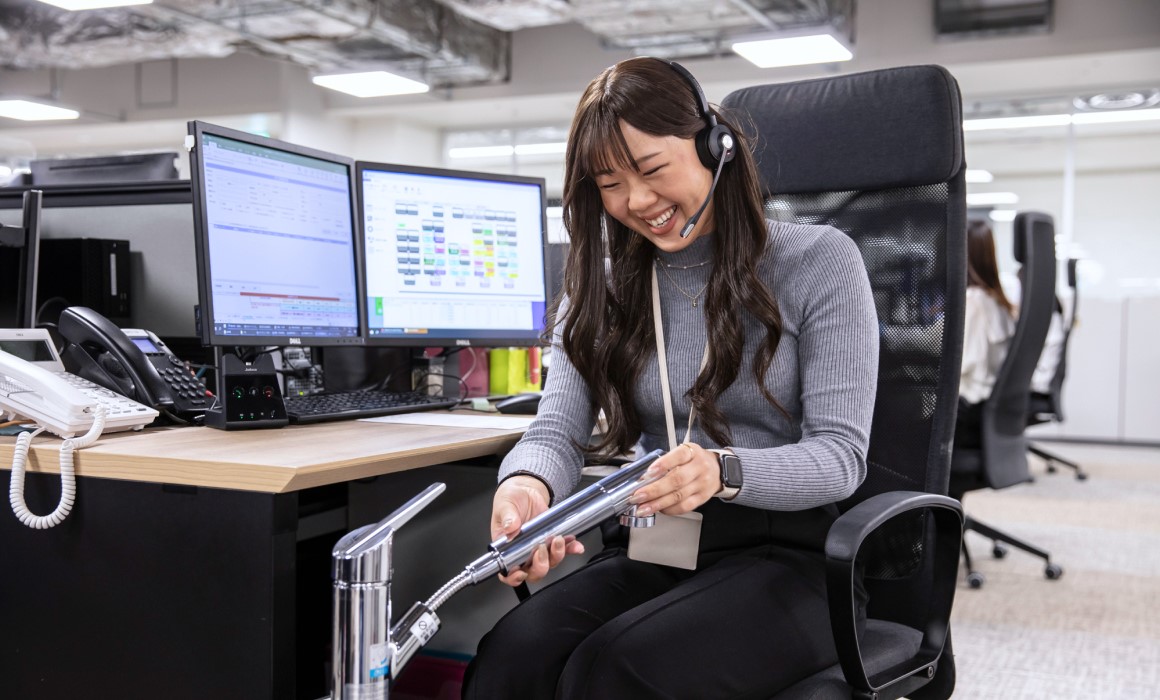 タカギ製品の実機とコミュニケーター 写真